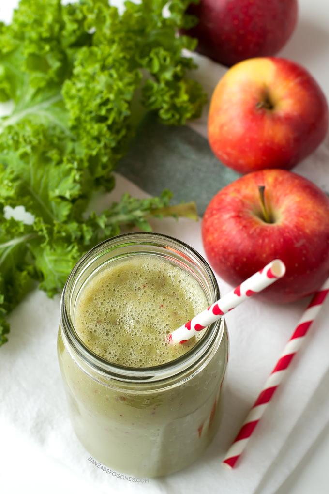 Batido Verde de Manzana y Col Rizada | danzadefogones.com #danzadefogones #receta #vegano #vegana #singluten