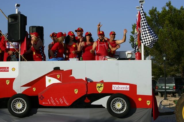 Remolque convertido en Ferrari
