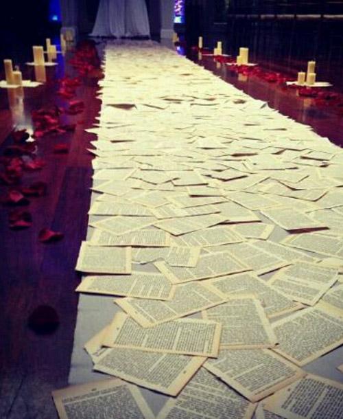 Entrada a la iglesia con alfombra o con qué? 11