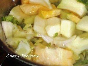 CALDO DE POLLO DE CORRAL