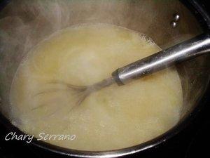 CALDO DE POLLO DE CORRAL