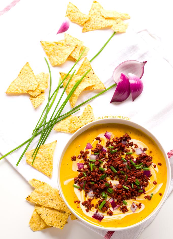 Dip de Queso y Chorizo (Vegano) | danzadefogones.com #danzadefogones #receta #vegano #vegana