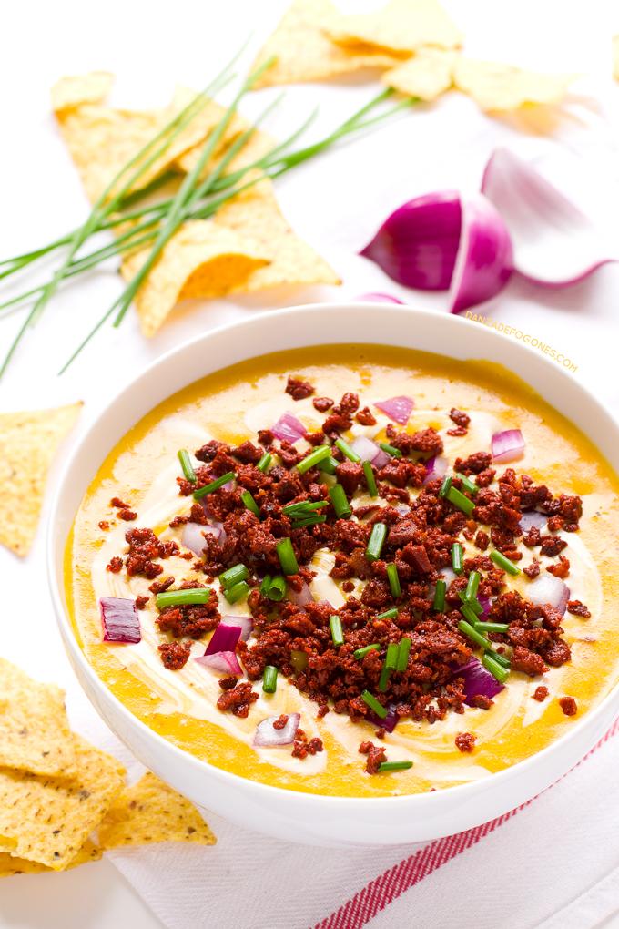 Dip de Queso y Chorizo (Vegano) | danzadefogones.com #danzadefogones #receta #vegano #vegana