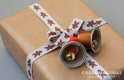 envolver regalos de navidad reutilizando cápsulas de café nespresso