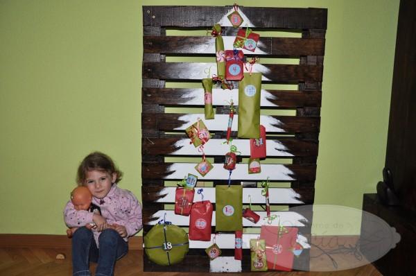 Calendario de adviento arbol palé