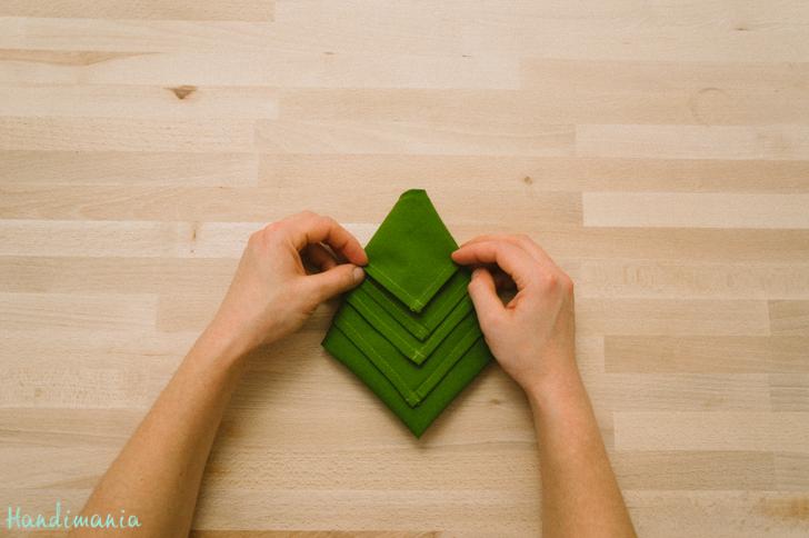 doblar_servilletas_arbol_navidad_12