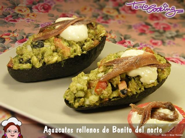 Aguacates rellenos de bonito del Norte