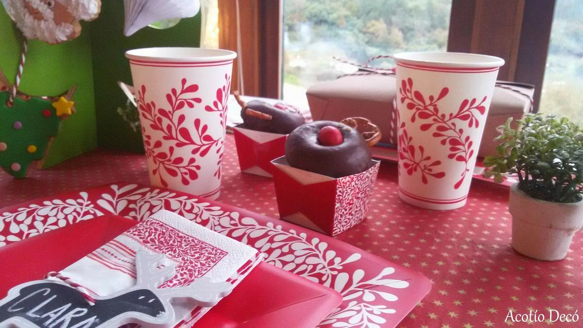 Mesa navidad decorada para niños