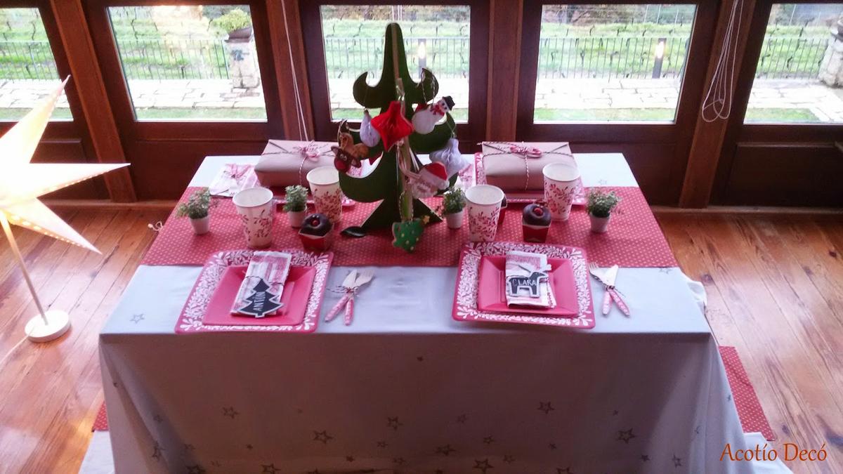 Mesa navidad decorada para niños
