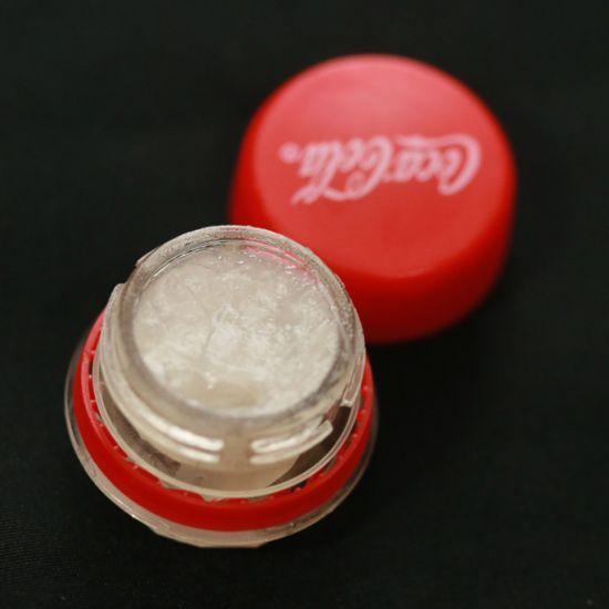 DIY-Lip-Balm-Container-Made-From-Coca-Cola-Caps