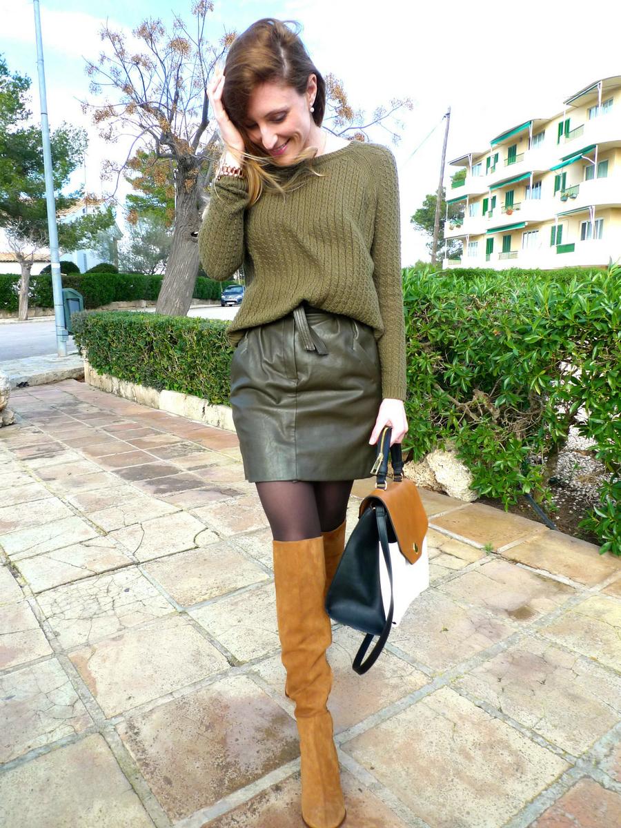 Camel boots and green skirt lielovepolly by paula casielles g