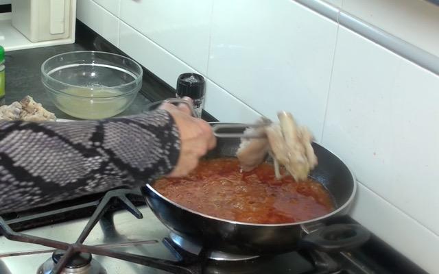 Pies de Cerdo con Salsa37