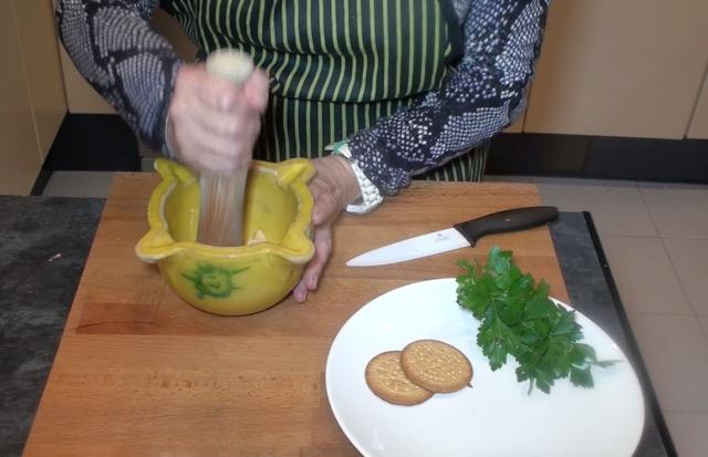 Pies de Cerdo con Salsa43