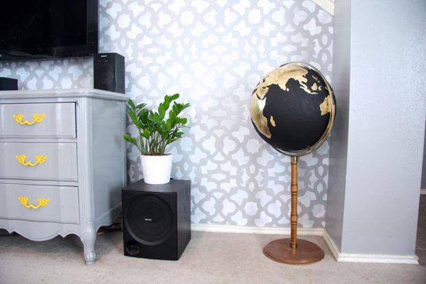 globo_terraqueo_negro_y_dorado_6