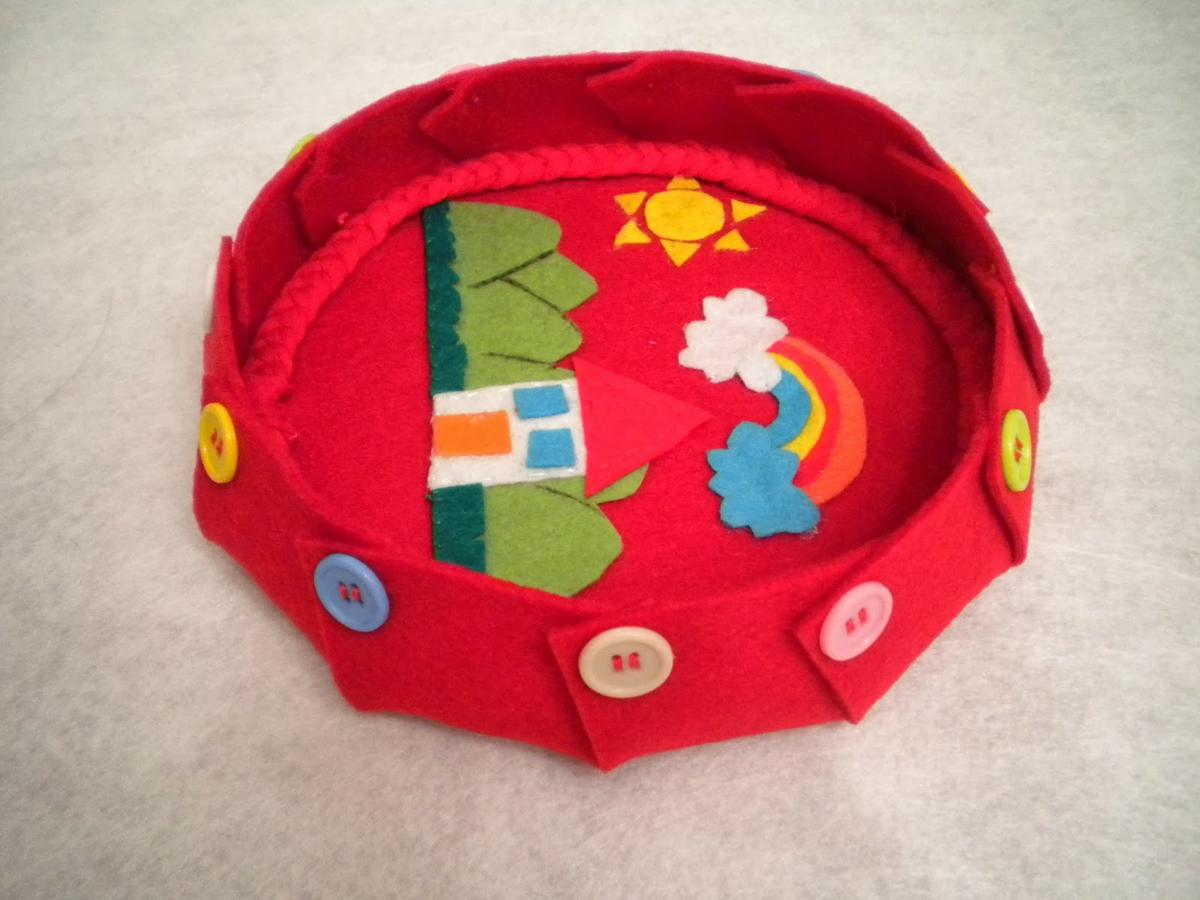 Manualidades caseras Inma coser con botones el cuenco fieltro