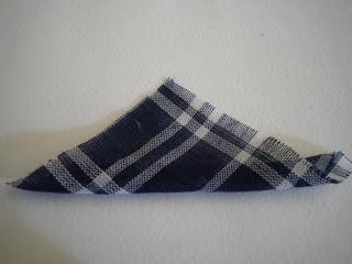 Manualidades Caseras Faciles como poner el pañuelo el Broche en forma de petardo con pañuelo