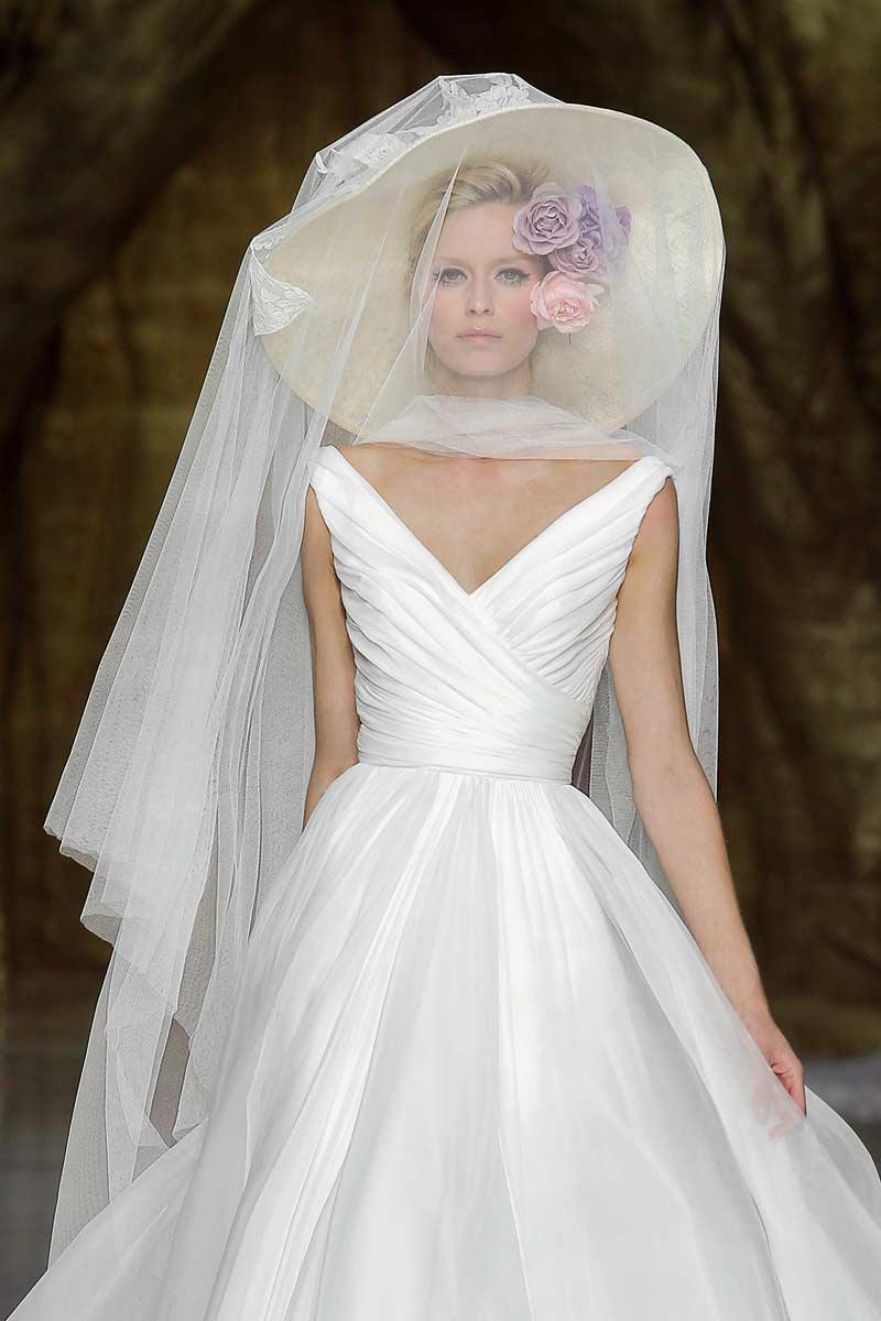 los_detalles_y_complementos_del_desfile_first_love_de_pronovias_2014_779043009_800x1200