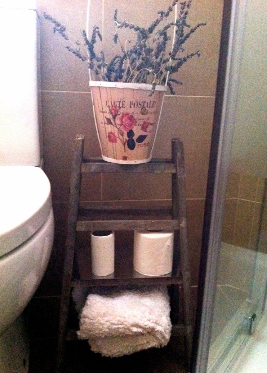Escalera-estantería DIY para el baño | Bricolaje