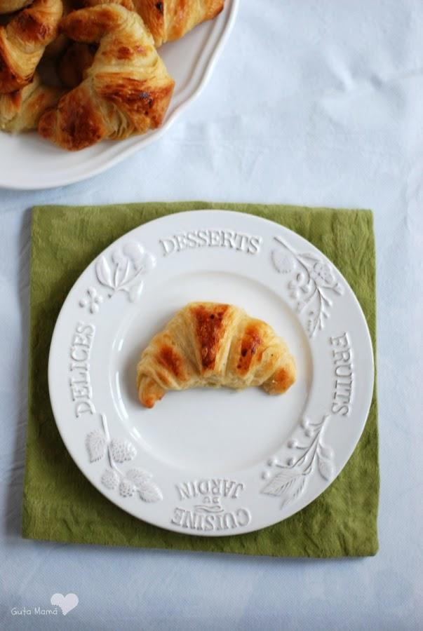 Croissant de hojaldre casero: crujiente y esponjoso a partes iguales