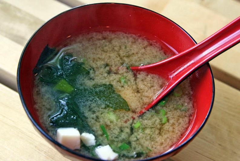 Cómo preparar Misoshiru, la famosa sopa de miso japonesa