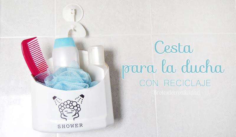 Haz una cesta para la ducha reciclando una botella de plástico