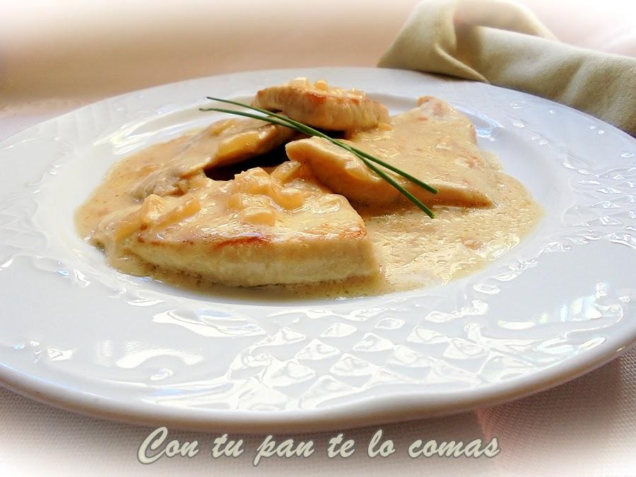 Filetes de pavo con salsa de queso crema y un toque de brandy