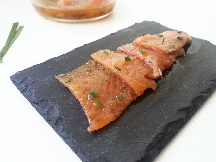 Aprendemos a elaborar nuestro propio salmón marinado al aroma de cítricos