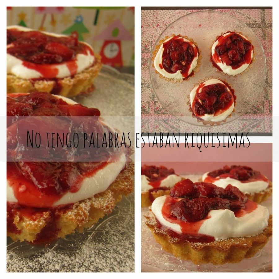 Plumcakes de almendra cubiertos de merengue y reducción de fresas. ¡Buenísimos!