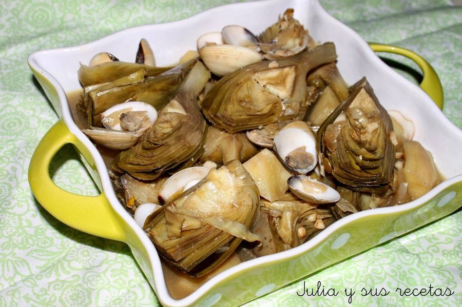 Alcachofas con almejas