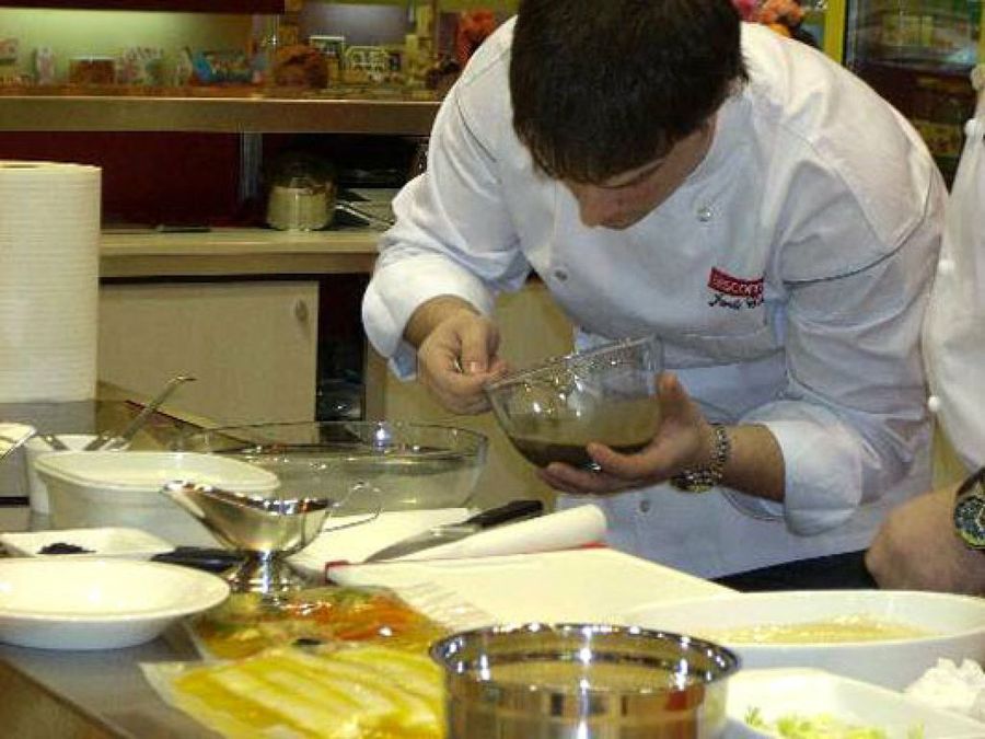 Jordi Cruz cocinando