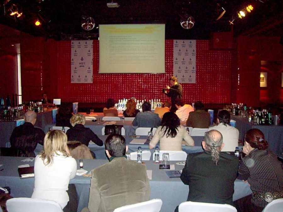 demostración barman cóctel