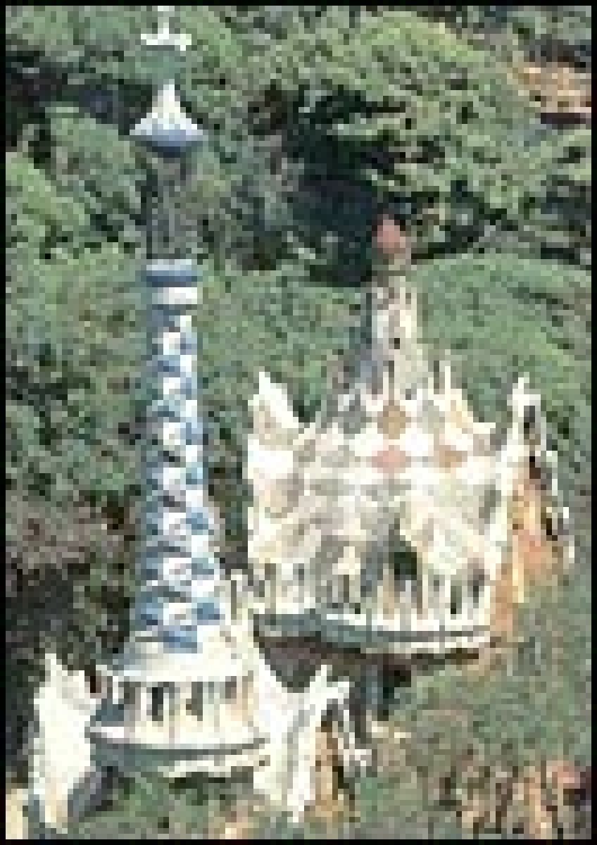 torres parque güell