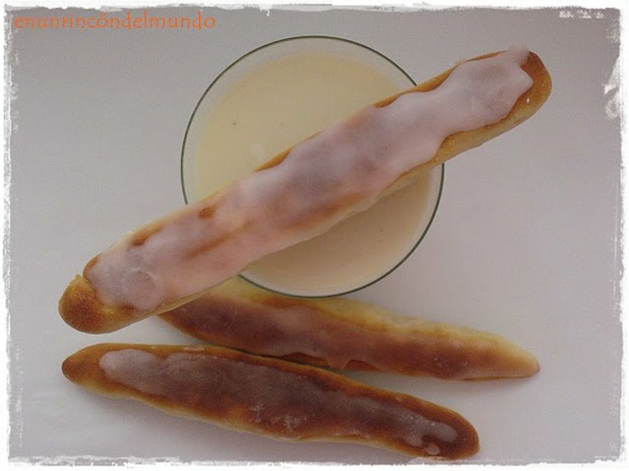 Horchata con fartones