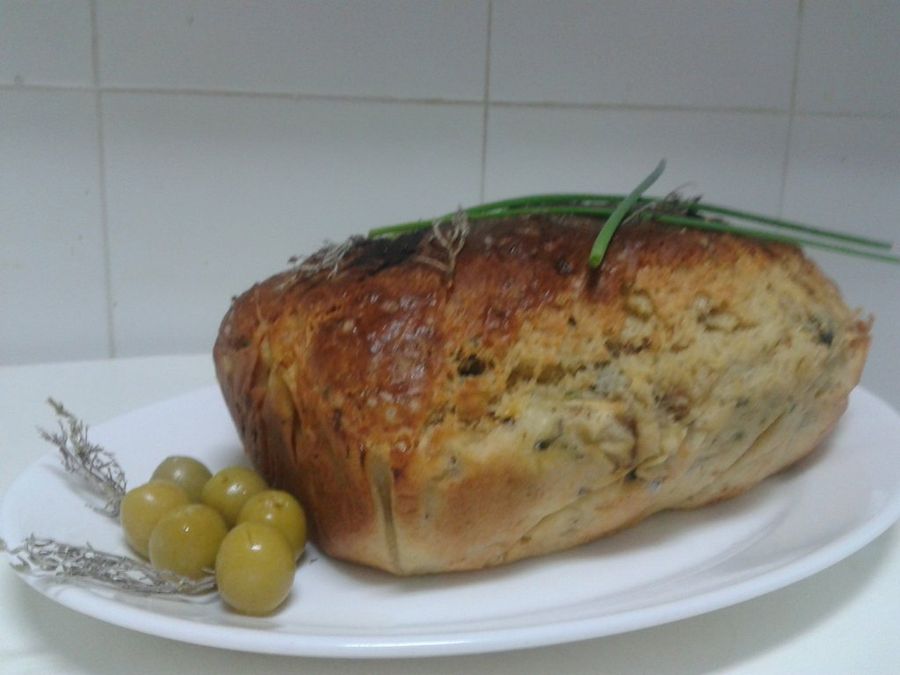 PAN de ACEITUNAS y QUESO