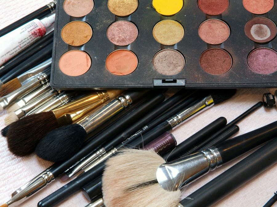 Pinturas y maquillaje