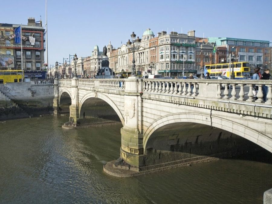 O'Connell Street, Puente y The Spire - Flickr - informatique
