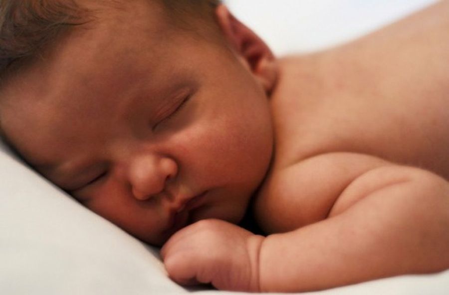bebe durmiendo