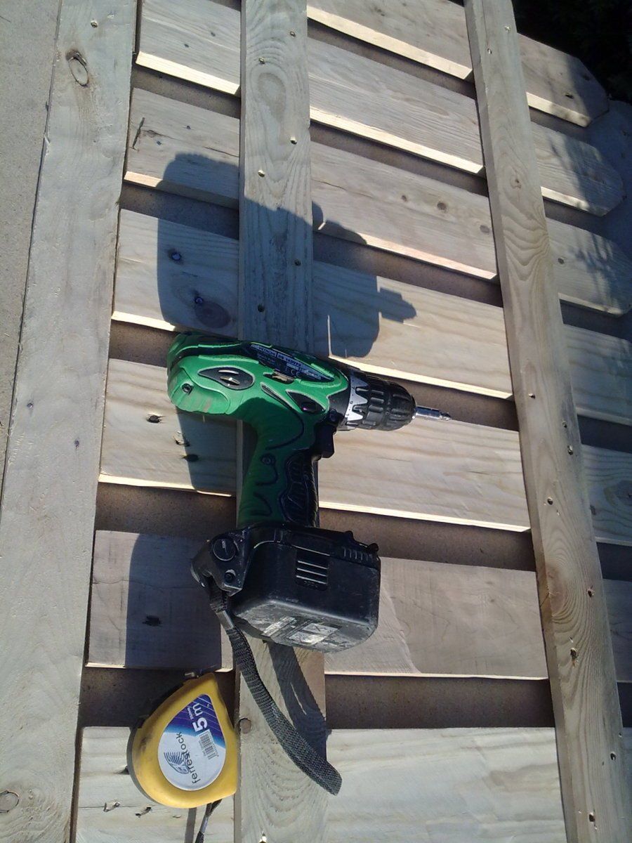 VALLA DE MADERA DE PALET PARA GALLINERO 2º parte