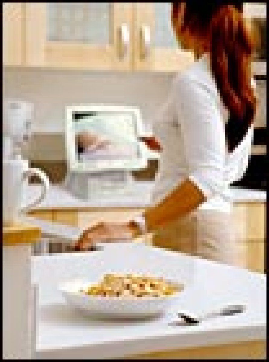 mujer desayuno