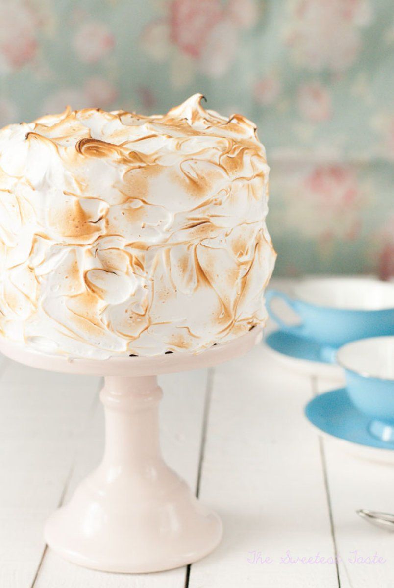 Tarta de naranja, crema y merengue