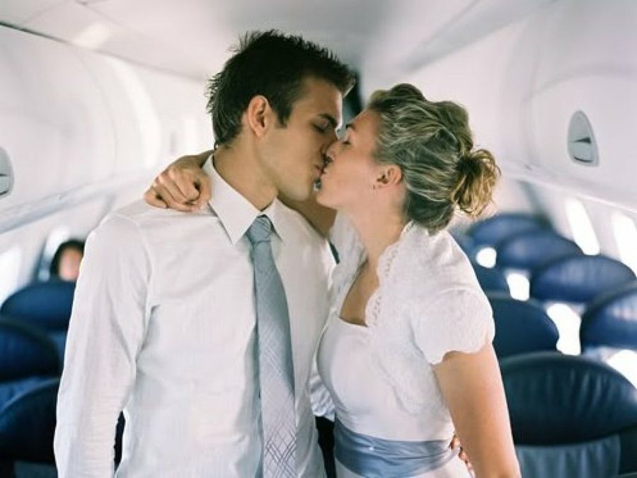 beso en el avion