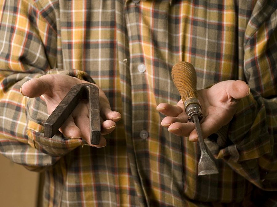 Gubia fabricada con el acero de un imán