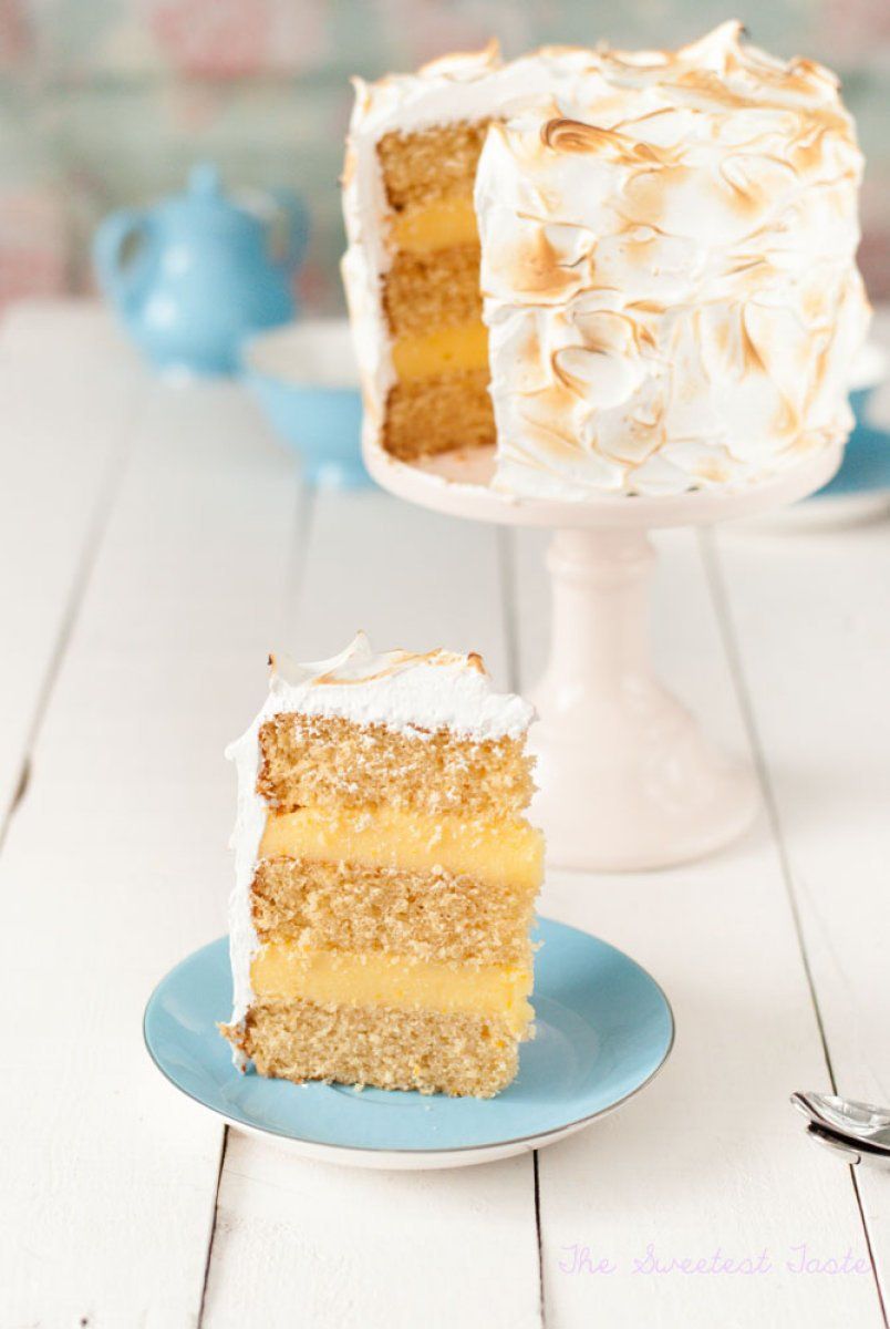 Tarta de naranja, crema y merengue