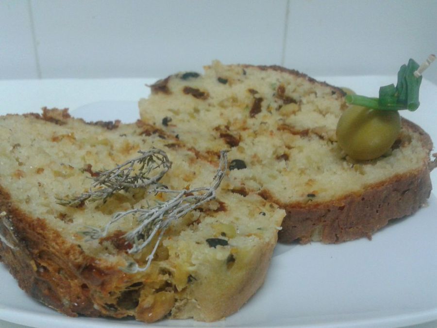 PAN de ACEITUNAS y QUESO