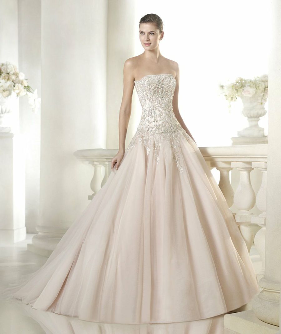 vestido de novia con color