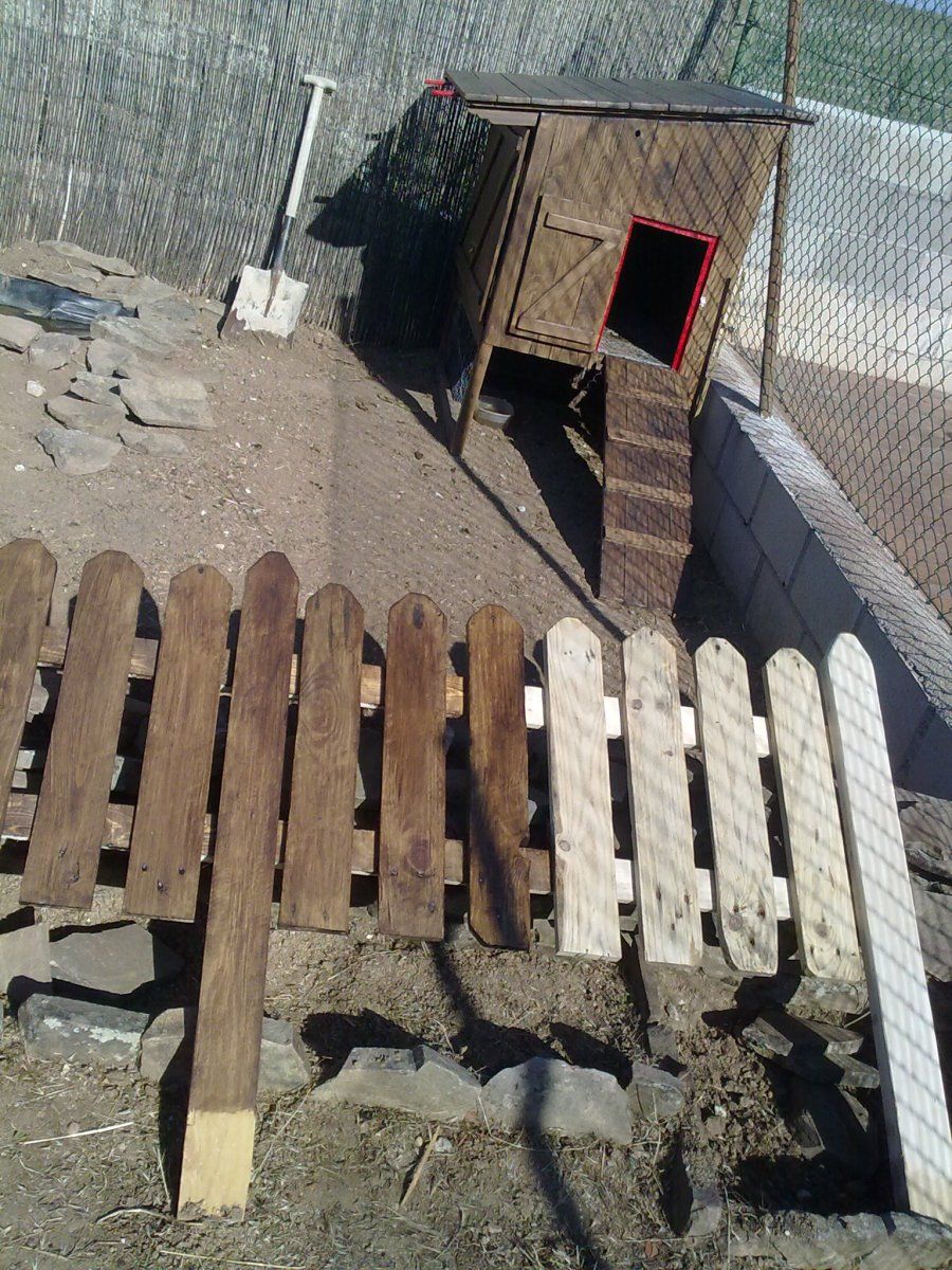 VALLA DE MADERA DE PALET PARA GALLINERO 2º parte