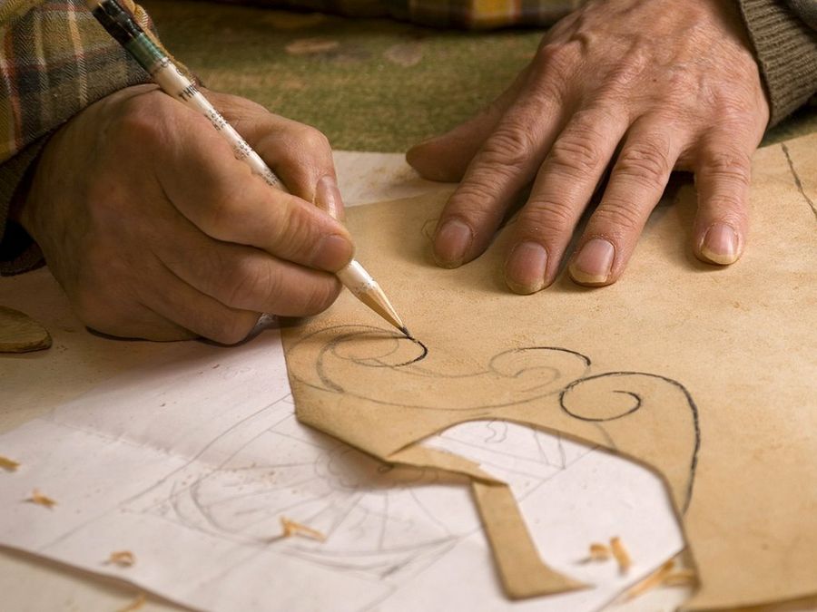 Copiando el dibujo sobre papel aceitado.