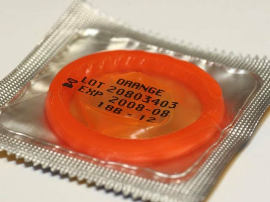 preservativo naranja