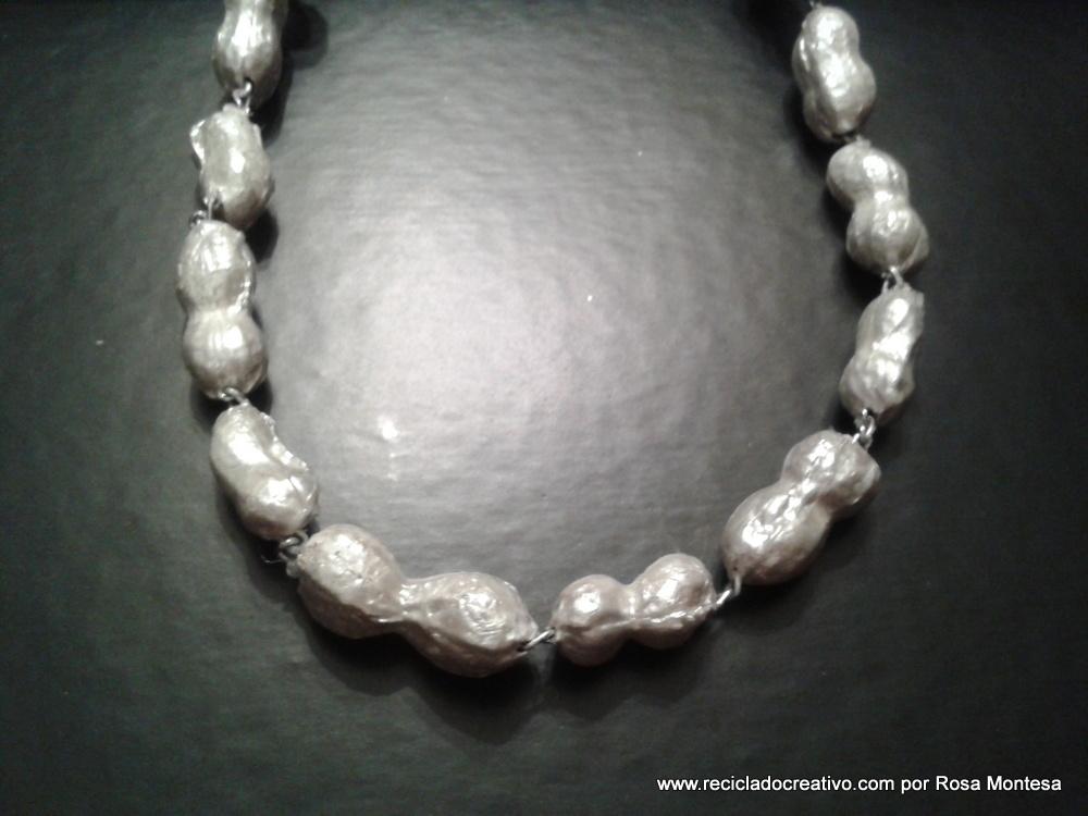 Collar con cáscaras de cacahuete. Perlas Asimétricas Barrocas Valencianas