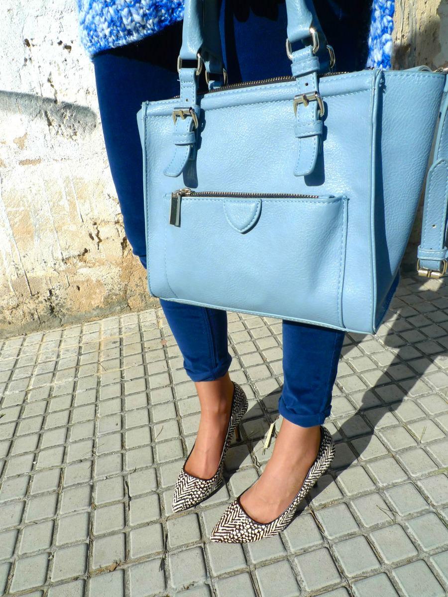 Oversized Blue Sweater And skinny jeans livelovepolly by paula casielles d